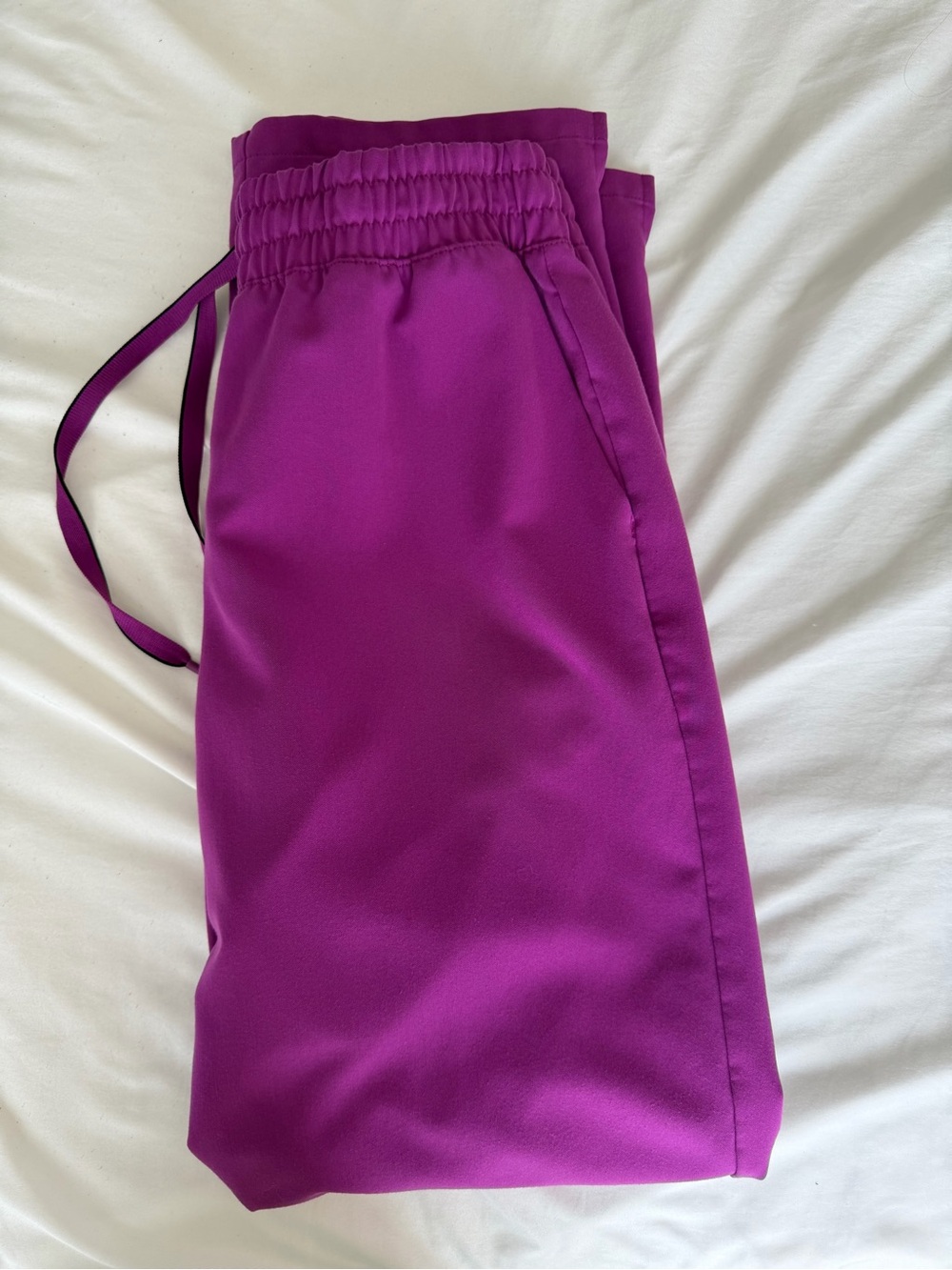 Jaanuu straight leg scrub pants- medium